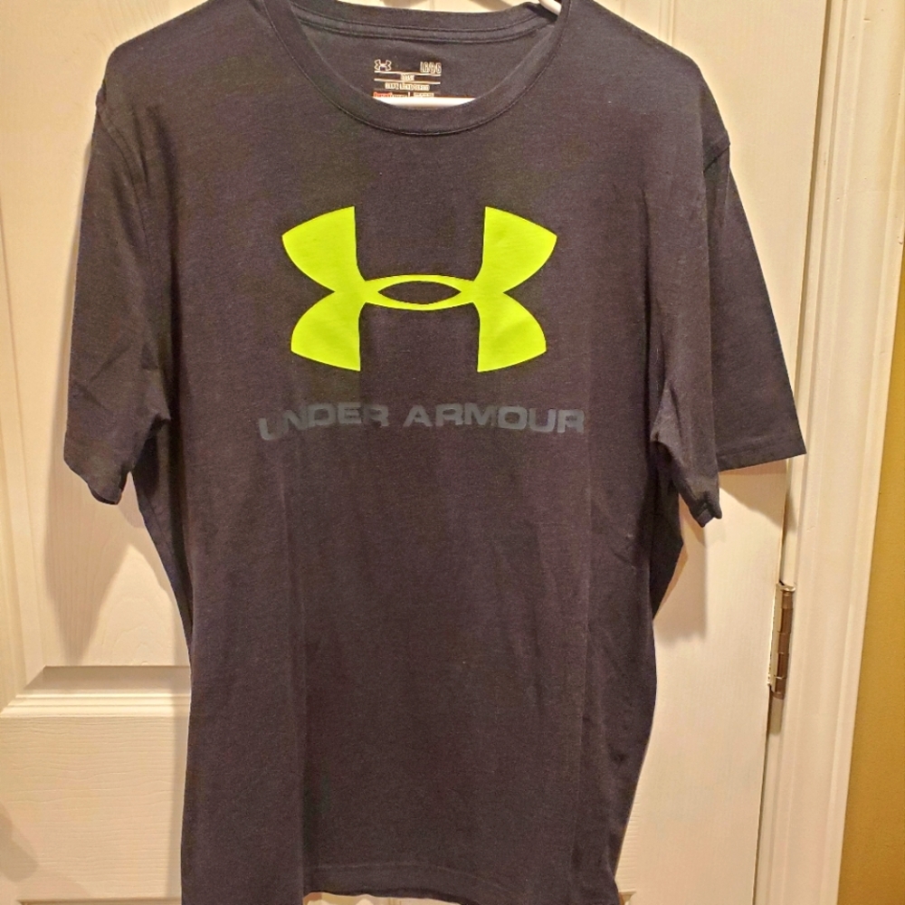Men's American Eagle Gray and Green/Yellow Loose Fit Heat Gear Size Large